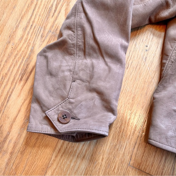 Timberland Women’s Cowhide Leather Jacket Size Medium - Picture 4 of 8